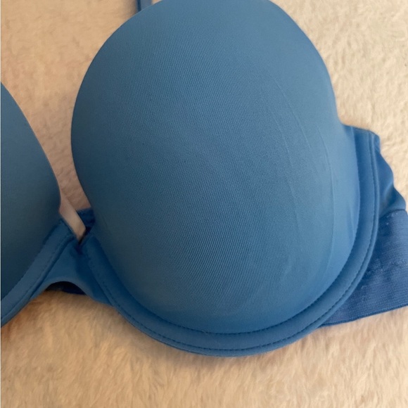 PINK Victoria's Secret Blue Bra - Picture 2 of 5